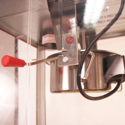 hos oss kan ni hyra en popcornmaskin