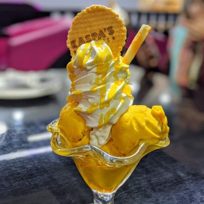 glass med mango topping