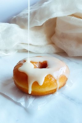 white glaserad glazed donut vit